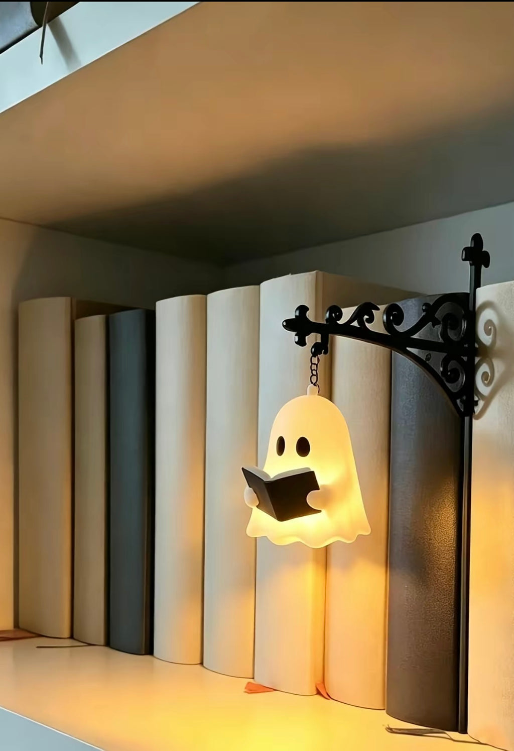 Reading Ghost